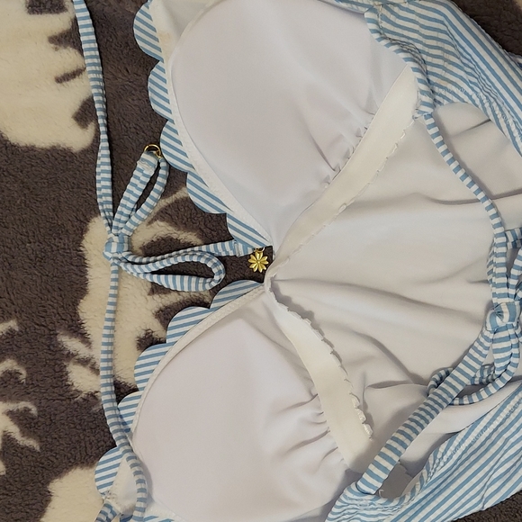 SOLD*NEW*Jessica Simpson 1pc swimsuit striped w scalloped bust - Picture 8 of 10
